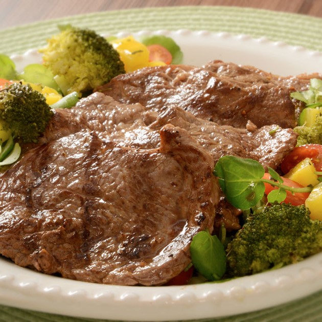 Bife (Patinho) Acebolado + Legumes + Salada do dia