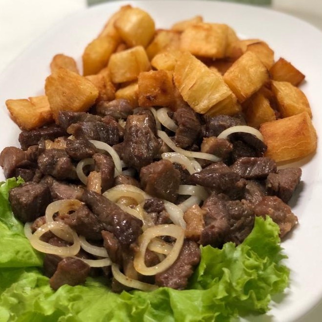 Carne de Sol com Macaxeira