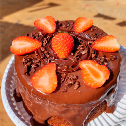 Bolo Vulcão - Brigadeiro Branco c/ Morango 250ml