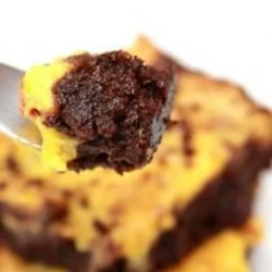 Brownie c/ cobertura Maracujá Brownie c/ cobertura
