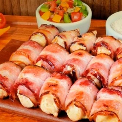 Carne com Bacon e Queijo Coalho