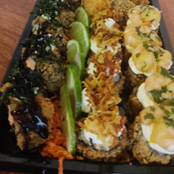 Combinado maki hot 17 peças