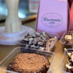 Brownie com cobertura Ovomaltine