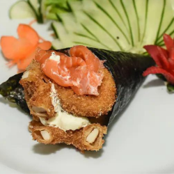 16 - Temaki Salmão e Lula