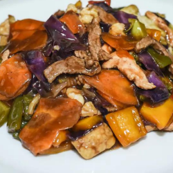 92 - Yakisoba Carne e Frango Grande