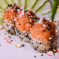 43 - Uramaki Salmão Grelhado Especial