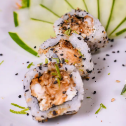 38 - Uramaki Peixe Branco