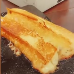 Queijo Assado na Pedra