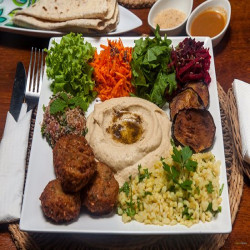 Combo Falafel + Tabule + Creme + Pão
