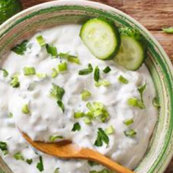 Saladas de Pepino e Iorgute