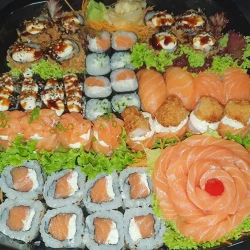 Combinado especial Chef Sakai (50 und)