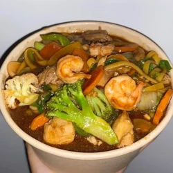 Yakissoba de Camarão (serve até 2 pessoas)