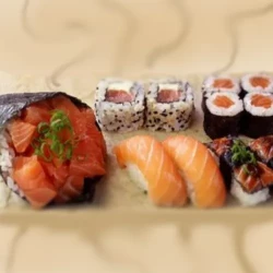 Combo 06 (11 sushis)