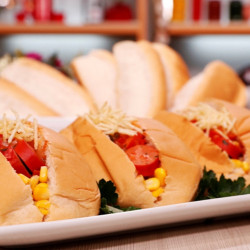 3 Cachorro Quente Especial + Coca-Cola de 1 Litro