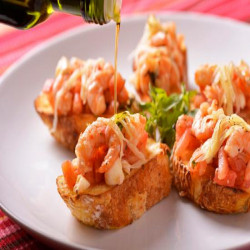 Bruschetta de camarão com molho pesto (06 unidades