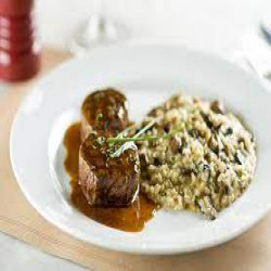 Risoto de Shitake com Filé mignon ao molho mostard