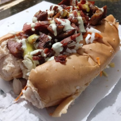 Cachorro quente na chapa