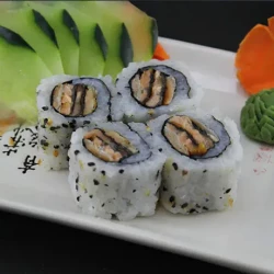 Sushis tradicionais salmão skin