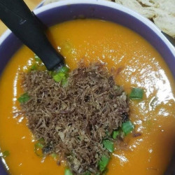 Caldo de abóbora c/ carne seca