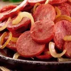 Calabresa acebolada
