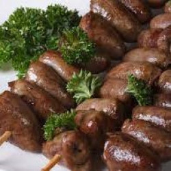 Churrasco simples coração de galinha
