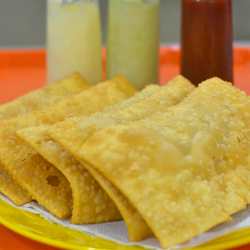 Pastel de Frango com Catupiry