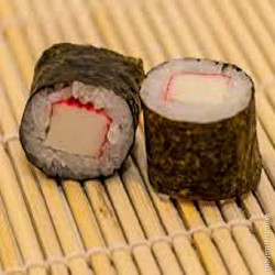 Hossomaki de kani empanado