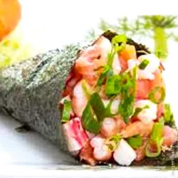 Temaki salmão, camarão, kani e cream cheese